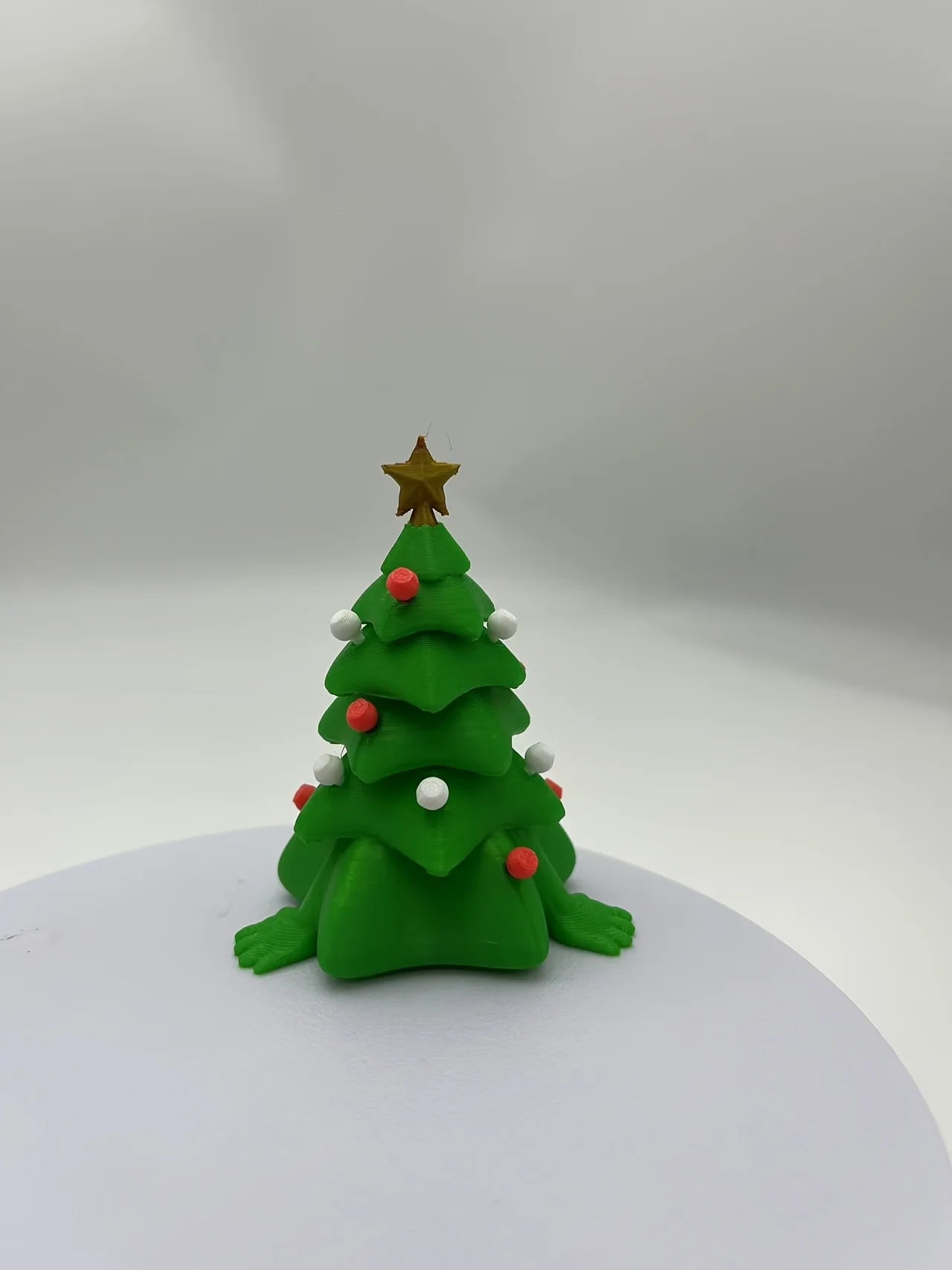 A DIY creative 3D printed Christmas tree decoration, suitable for Christmas, It can be used for decorating desks, cars, indoors。
