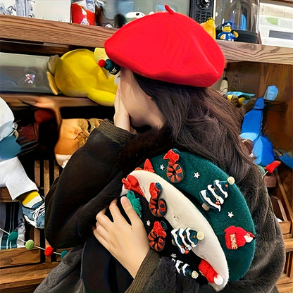 Ladies' Red Christmas Beret with 3D Christmas Tree Winter Hat Suitable for Holiday Parties, Photography, Valentine'S Day And New Year'S Eve, Festive Christmas Headwear, Seasonal Clothing, Decorative Headwear, A Must-have for