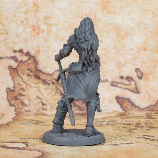 OMGLOBAL 25mm Female Barbarian RPG Miniature Figurine - Gray Resin Heroine with Sword and Axe, Perfect for Tabletop Role-Playing Games, Halloween, and Christmas Accessories