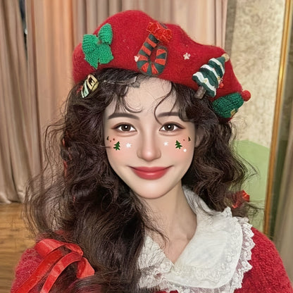 Ladies' Red Christmas Beret with 3D Christmas Tree Winter Hat Suitable for Holiday Parties, Photography, Valentine'S Day And New Year'S Eve, Festive Christmas Headwear, Seasonal Clothing, Decorative Headwear, A Must-have for