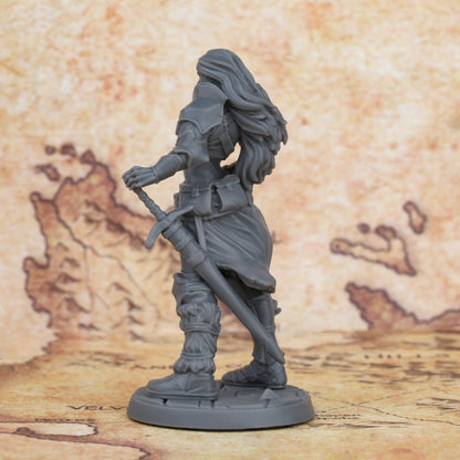 OMGLOBAL 25mm Female Barbarian RPG Miniature Figurine - Gray Resin Heroine with Sword and Axe, Perfect for Tabletop Role-Playing Games, Halloween, and Christmas Accessories