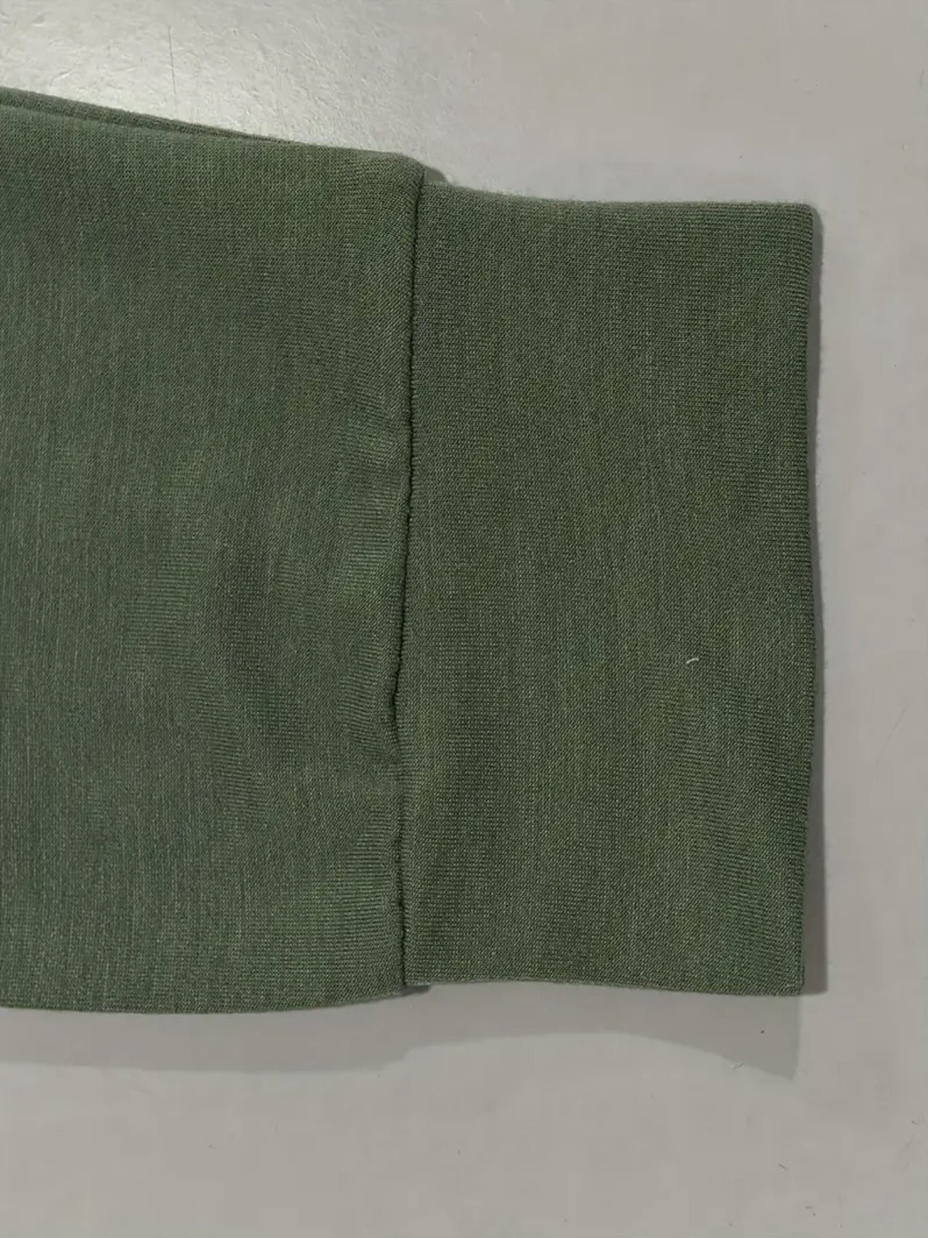 Women's Soft Mint Green Christmas Lettering Sweatshirt - Cozy Round Neck Pullover with Merry Christmas Print, Plaid & Heart Cutouts, Machine Washable Long Sleeve Sweater for Casual Winter Outfits & Holiday Parties, Christmas