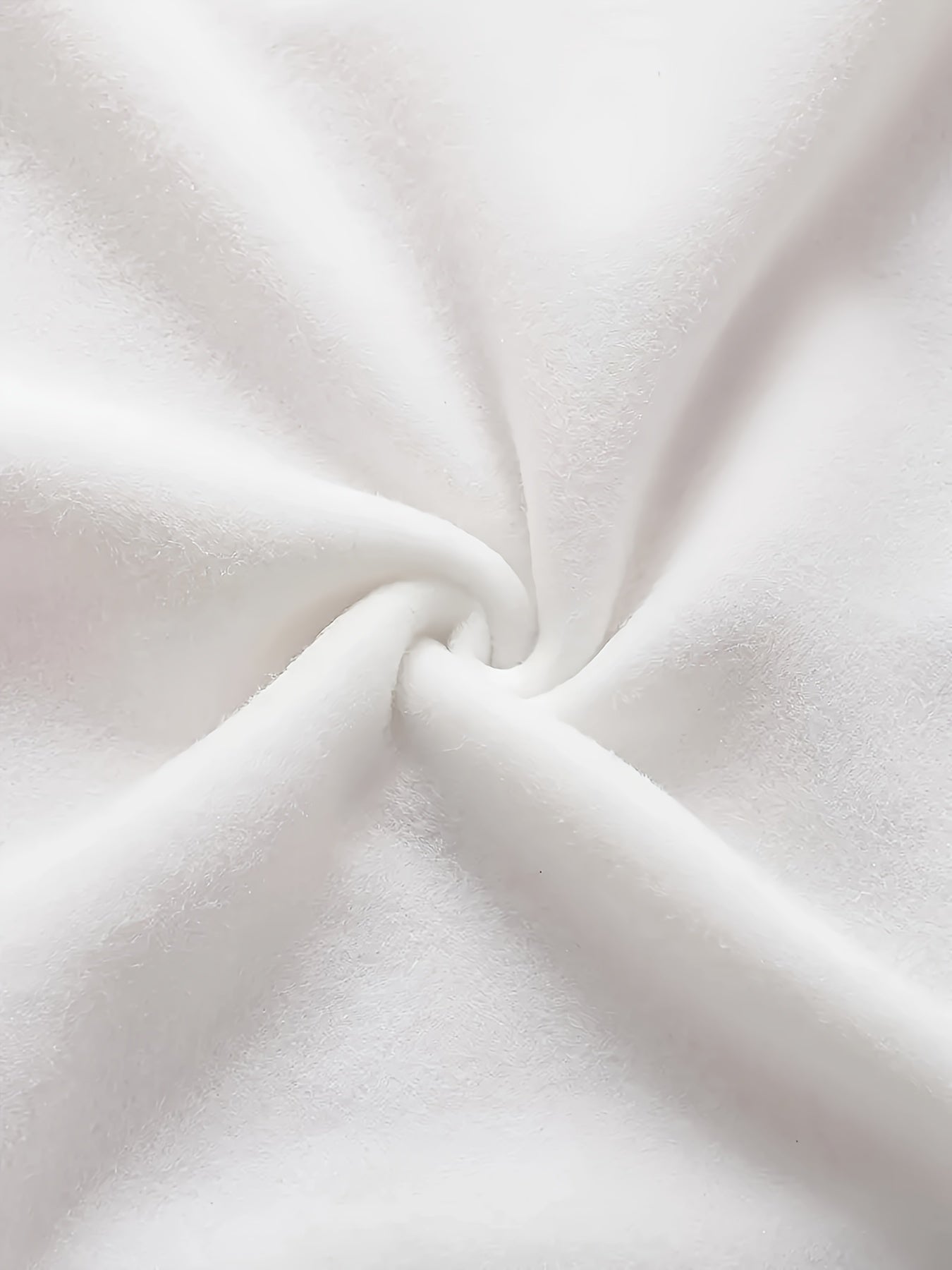 Women's White Christmas Crewneck Sweatshirt with "SANTA's FAVORITE" Red Lettering - Casual Round Neck Long Sleeve Holiday Sweater, Machine Washable All-Season Casual Wear, Festive Winter Party Outfit & Everyday Winter Clothin