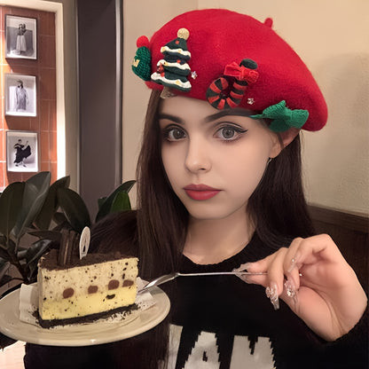 Ladies' Red Christmas Beret with 3D Christmas Tree Winter Hat Suitable for Holiday Parties, Photography, Valentine'S Day And New Year'S Eve, Festive Christmas Headwear, Seasonal Clothing, Decorative Headwear, A Must-have for